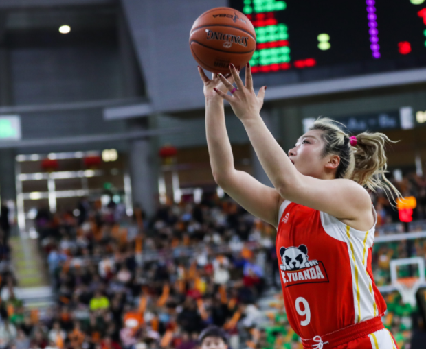 王思雨得到12分6篮板3助攻,高颂得到11分2篮板1助攻.