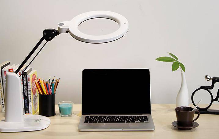 学生台灯选什么光源好用?含爱德华医生/书客/眼爸爸等适合学生用护眼台灯推荐