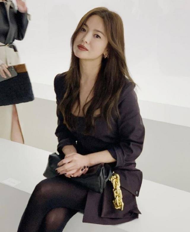 有种"整容"叫分手半年,宋仲基我们大家还很熟悉,宋慧乔却像变了个