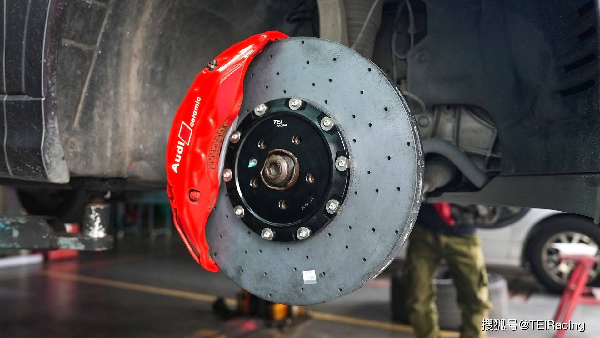 改装案例丨奥迪q8升级tei racing高性能碳陶刹车盘