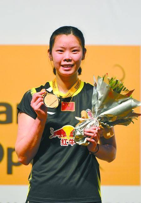 羽坛天才李雪芮:退役后嫁给长相帅气的师弟乔斌,如今过得怎么样_羽毛