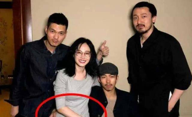 1月22日,中国著名女演员谭卓在个人社交平台上搞笑分享了这样一句话