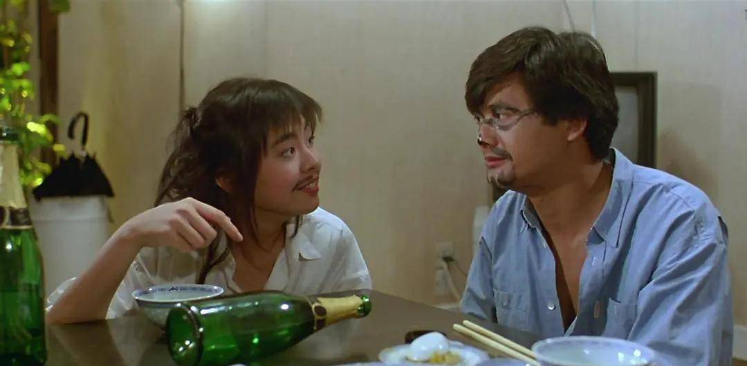 1986年,王祖贤与周润发首次合作,因一场侵犯戏备受争议_何定_影片