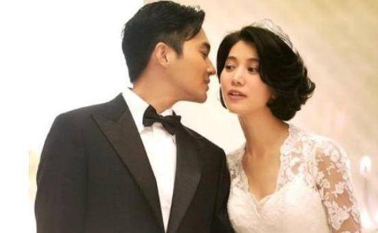 张智霖初恋许秋怡,靠在内地挣钱,年入过亿!