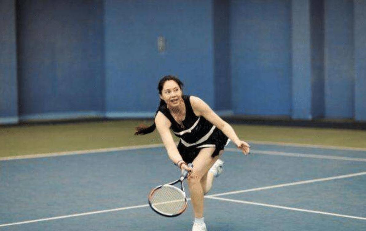 她是中国体坛叛变第一人:害国家队惨败,队友受牵连,如今怎样了_胡娜