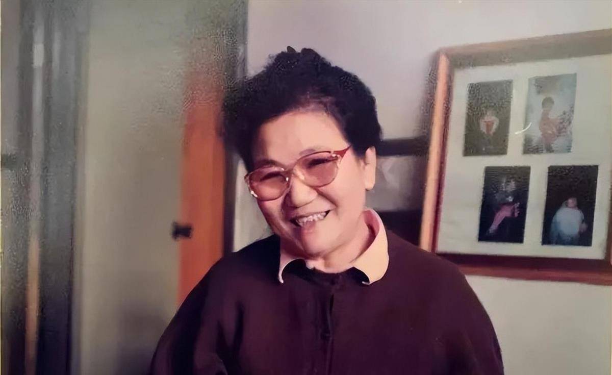 赵丽蓉:中国人的"小品女皇",因其一句台词识破潜伏间谍_生活_盛强