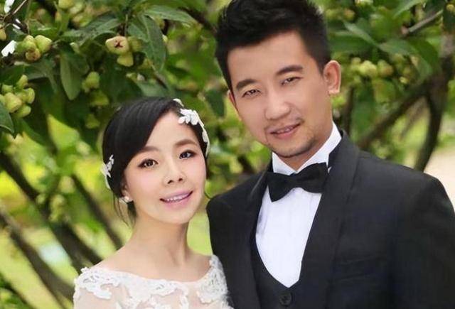 出身山区并取得名声和财富的王二妮,选择了与一名贫困的农家男子结婚