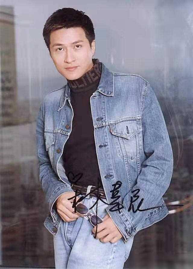 他斯文显嫩,曾是亚视视帝,离异后2女友均小他20多,仍向往爱_林韦辰