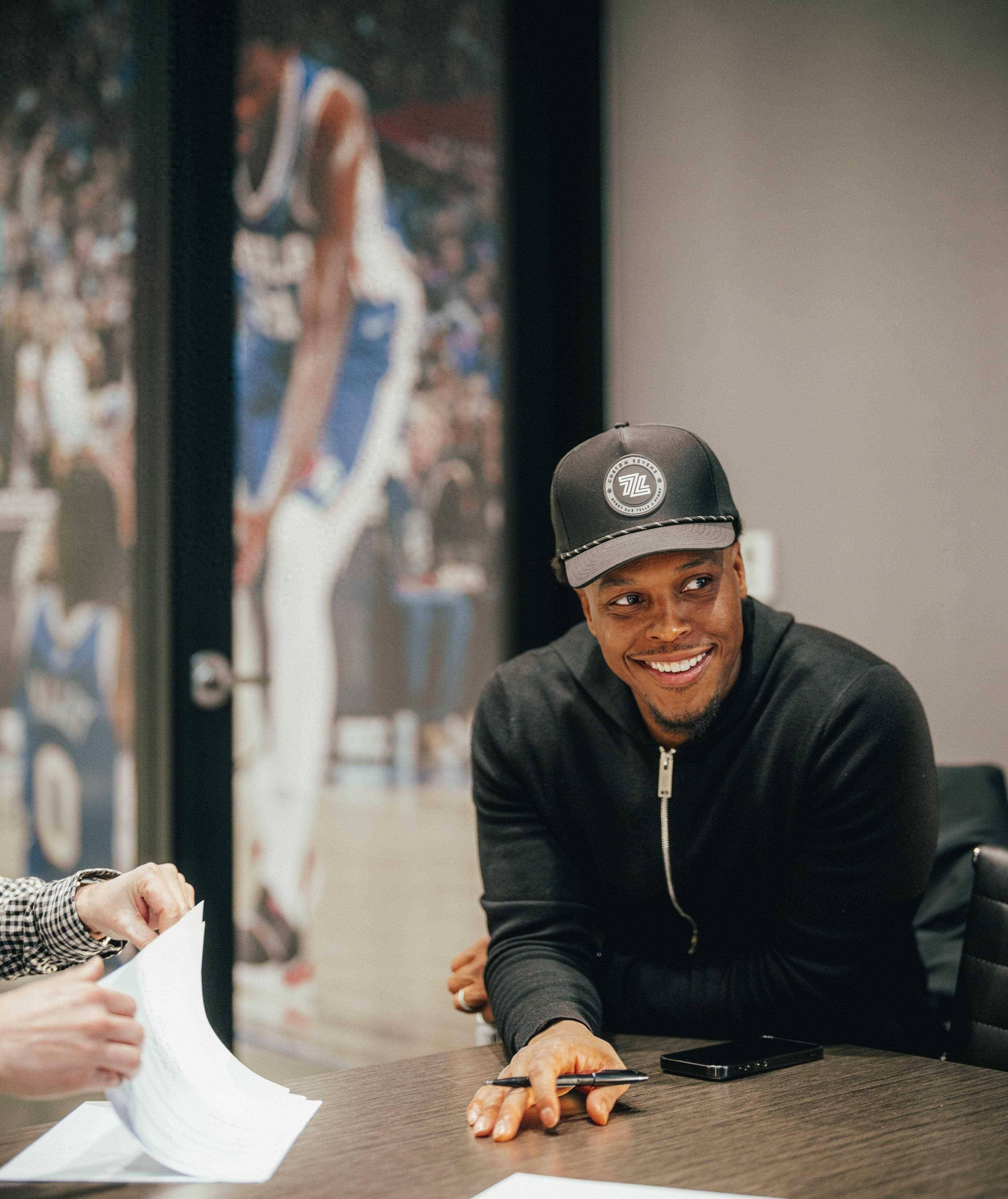 合同280万美元!76人官方:球队正式签下老将凯尔-洛瑞_球迷_经验_球员