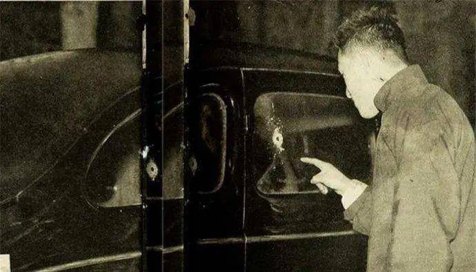 一楼留两人警戒,王鲁翘带人冲上二楼,据侦查,汪精卫的房间在三楼