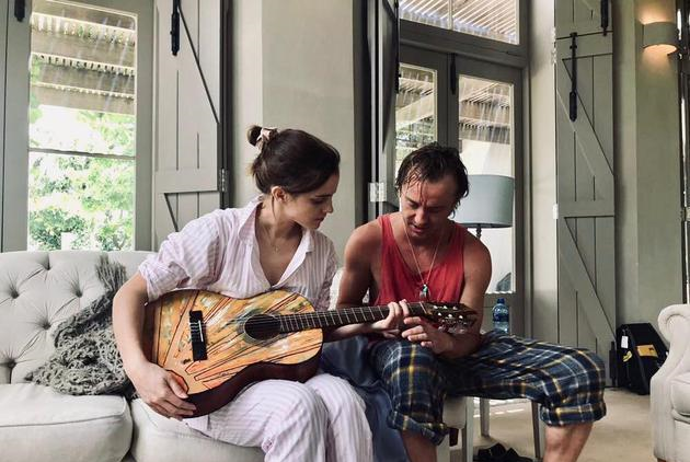 因哈利·波特而终成情侣的演员们,哈利心里苦:同学