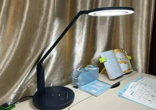 学生用台灯多少瓦比较合适呢？五大优质护眼台灯无广实测推荐