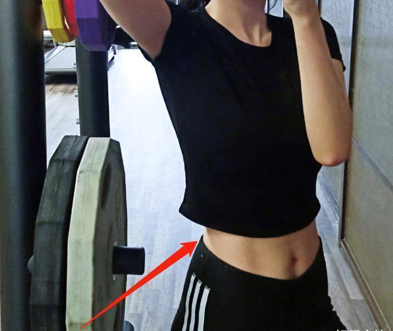 刘亦菲腹肌照被热传后,33岁杨幂也秀美照,粉丝激动不已_身材_健身_花