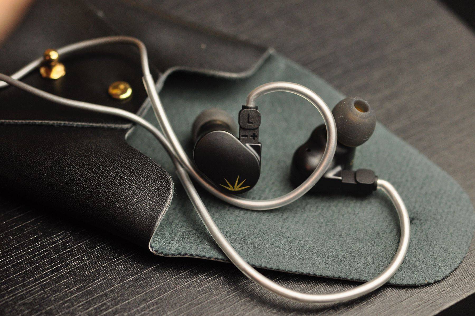 129元的type-c耳机水月雨竹2 dsp试听,均衡,稳健,乐感生动_自然_风格