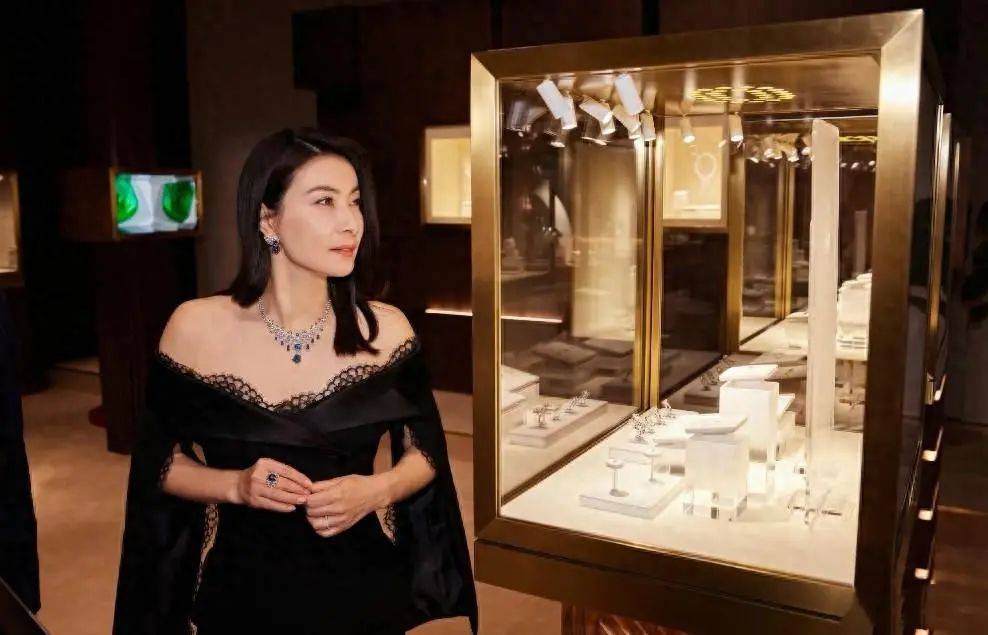 现场星光熠熠,还有巩俐,宋佳,王嘉尔等一线明星.