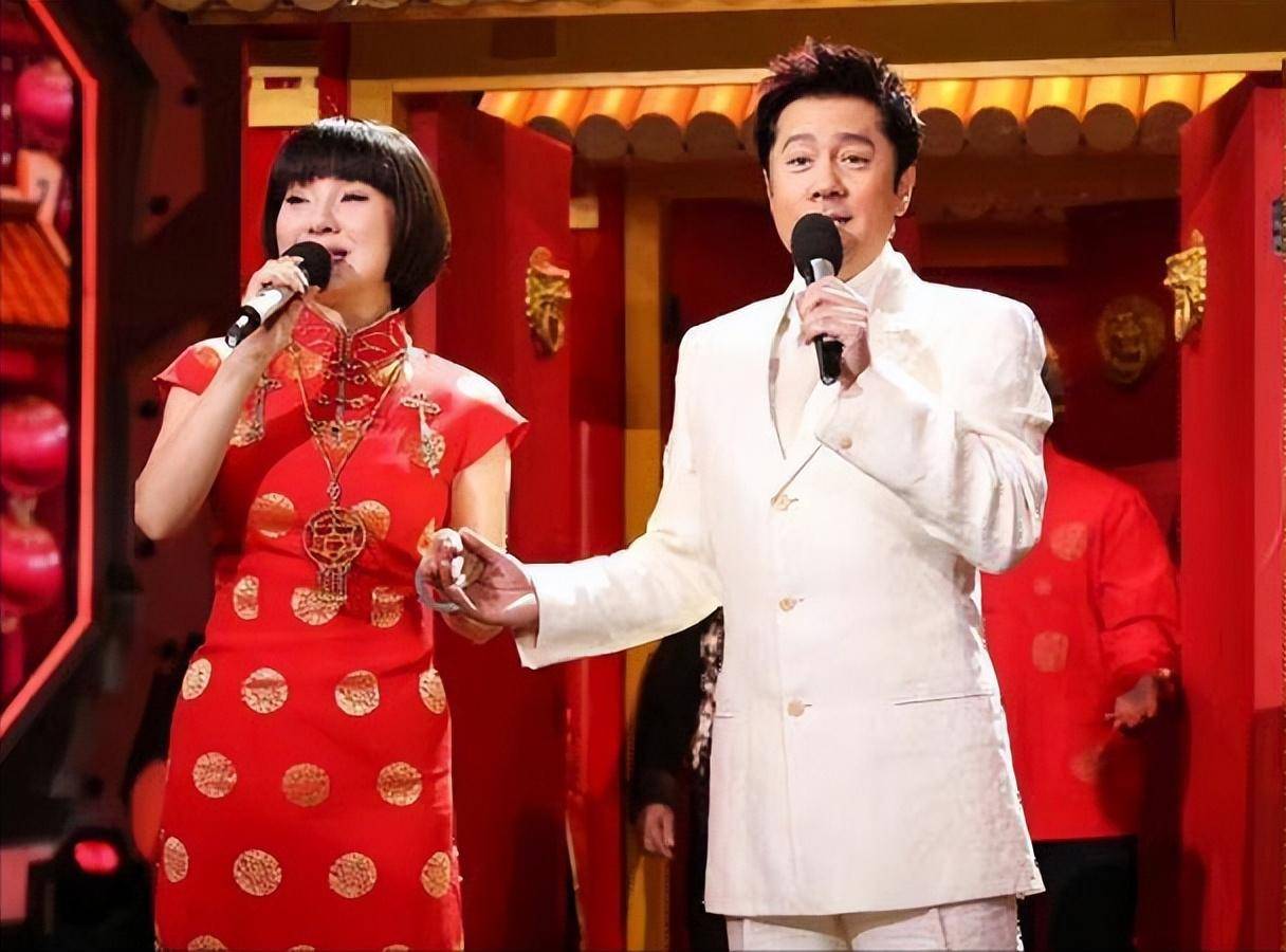 《常回家看看》戚建波:作品让无数歌迷落泪,妻子降服他有绝招_音乐课