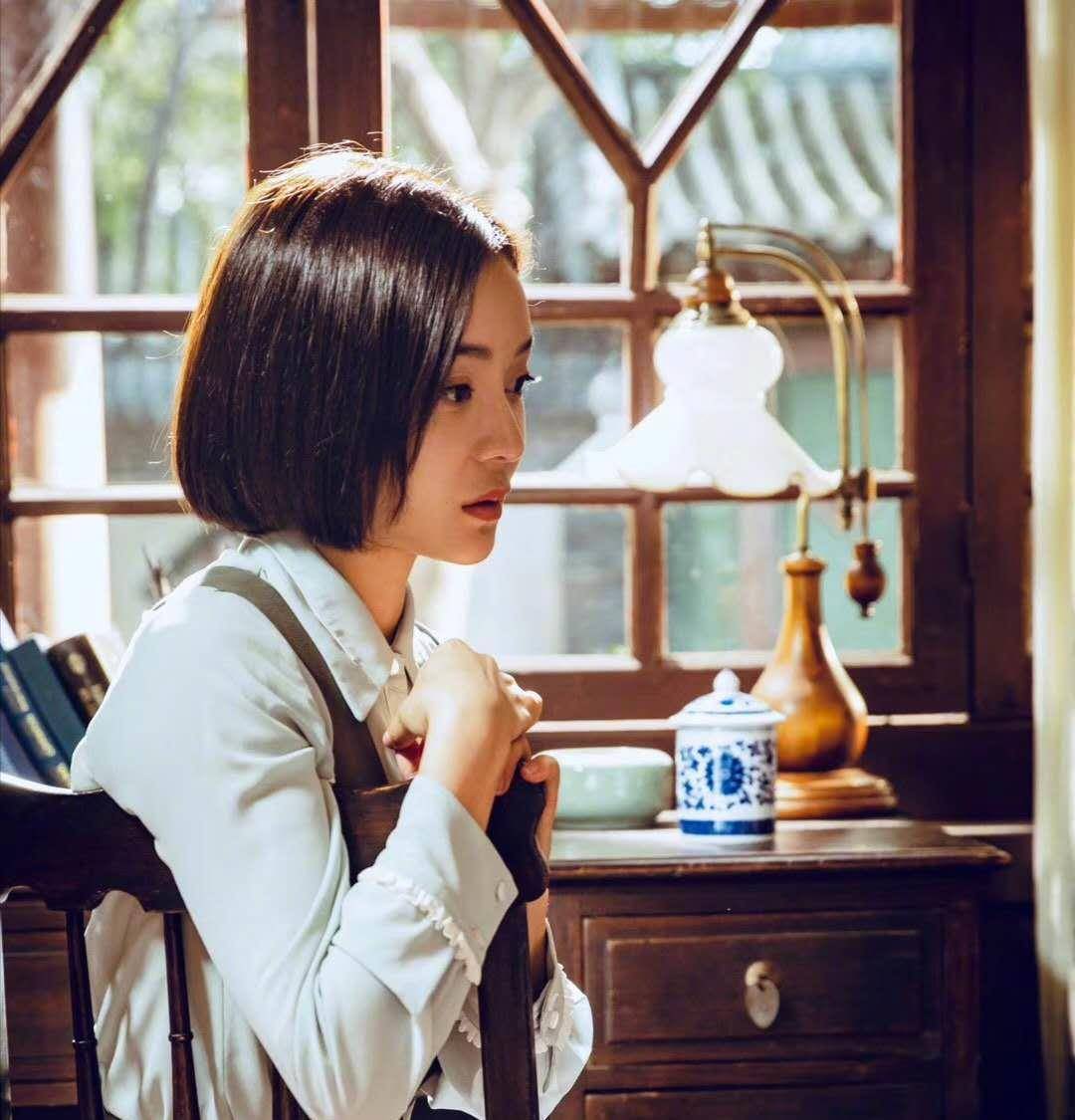 袁姗姗晒旧照庆生,一家三口似乎有"逆生长"基因,父母越长越年轻_妈妈