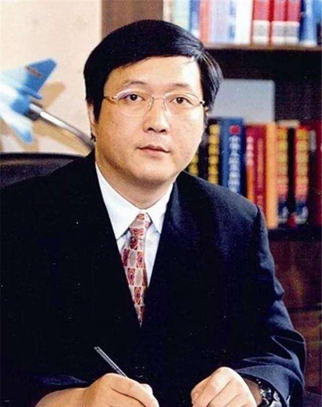杨伟:15岁险些考上清华,被西工大破格录取,20年后竟成为歼20总设计师