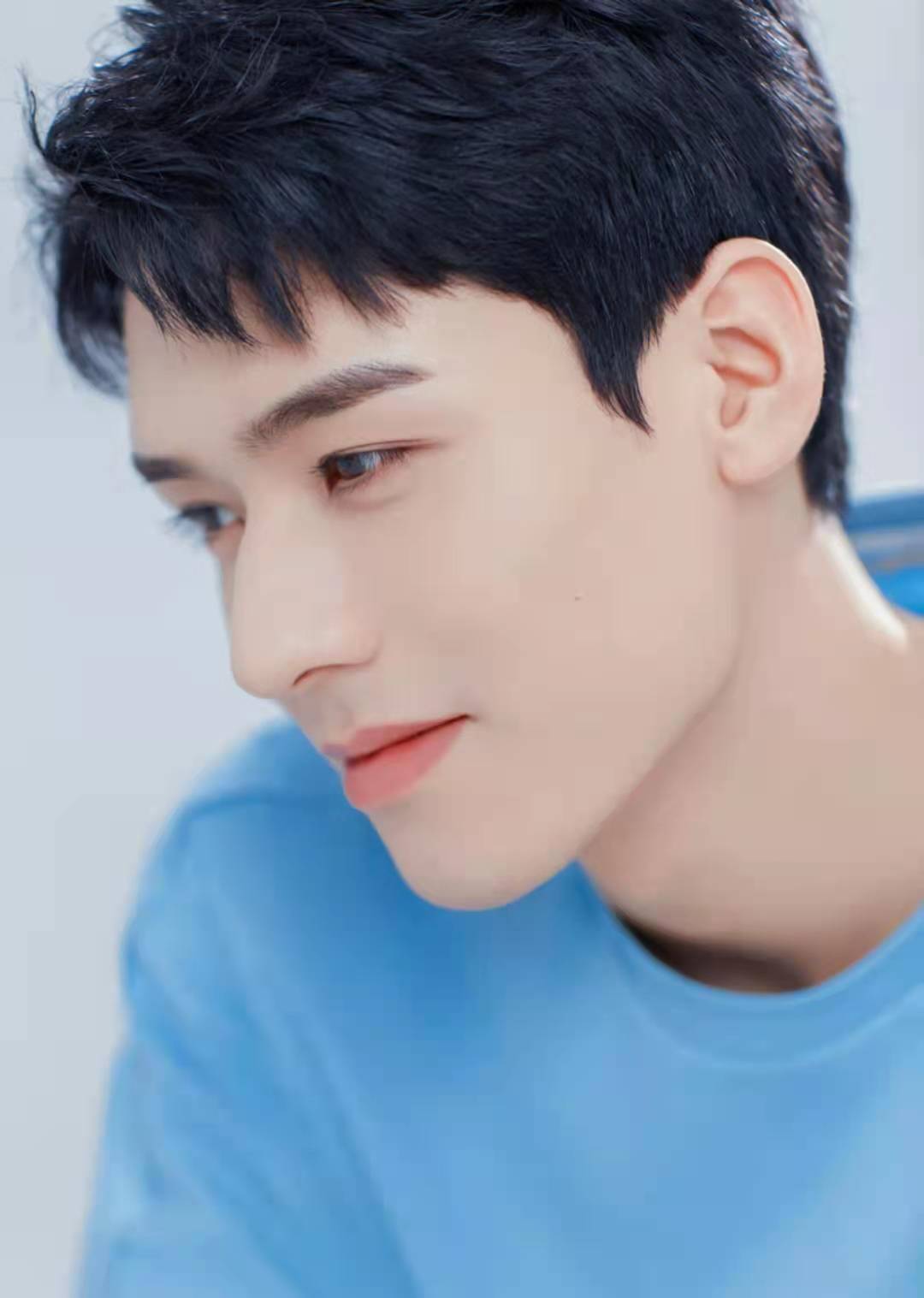 龚俊身高有一米八六,但是最胖的时候却只有七十公斤左右.