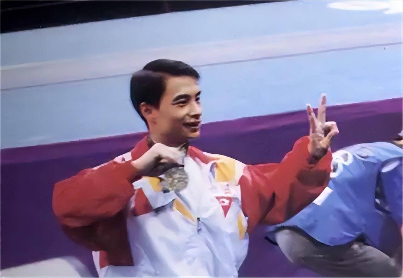 体操兄弟李小双李大双,两人头发都已花白,结婚多年都没有孩子_训练