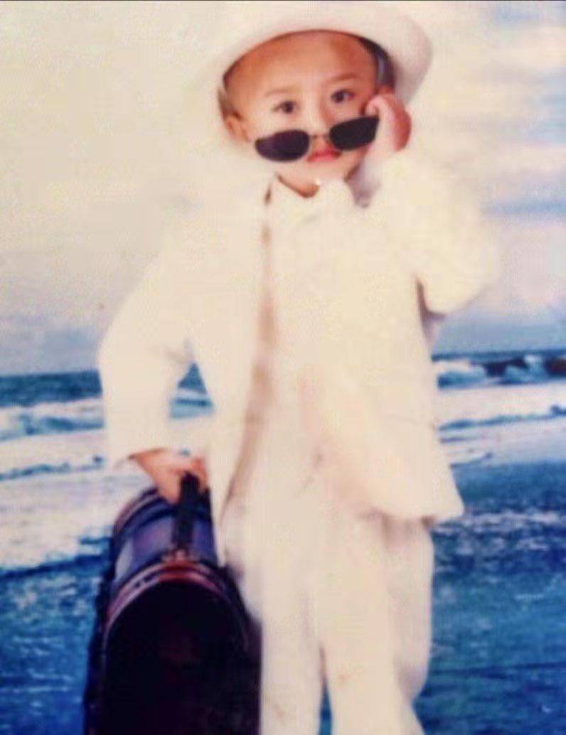 蔡徐坤儿童节发歌《怪》,风格怪诞声线慵懒,词曲都由自己包揽_歌曲