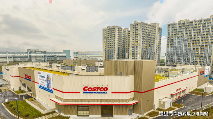 商业方面,周边有万达广场,上海绿地缤纷广场(周浦店),永乐广场,海印又