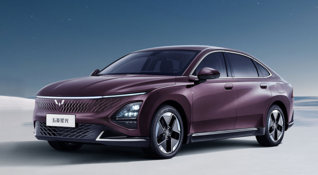 宝骏品牌也没有放弃努力,悦也,云朵两款电动车型在造型风格和实用性上