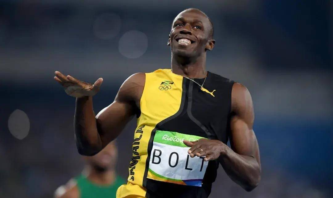 博尔特的故事开始于他小时候,就像很多孩子一样,他从小就展现出了惊人