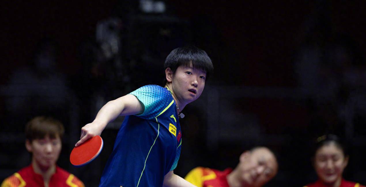 周雨称赞孙颖莎,与邓亚萍评价异曲同工,孙颖莎不愧为乒坛小魔王_比赛