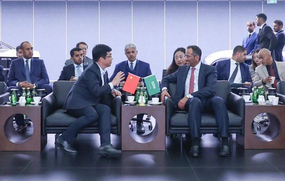 31岁的特伯舒所在的高合汽车停摆了_公司_员工_工作