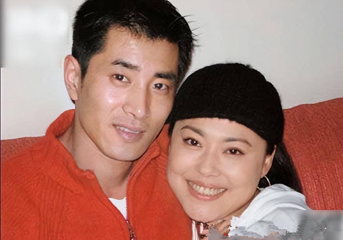 3婚3离的演员李菁菁,第二任比她小15岁,第三任丈夫比她小22岁_婚姻_刘