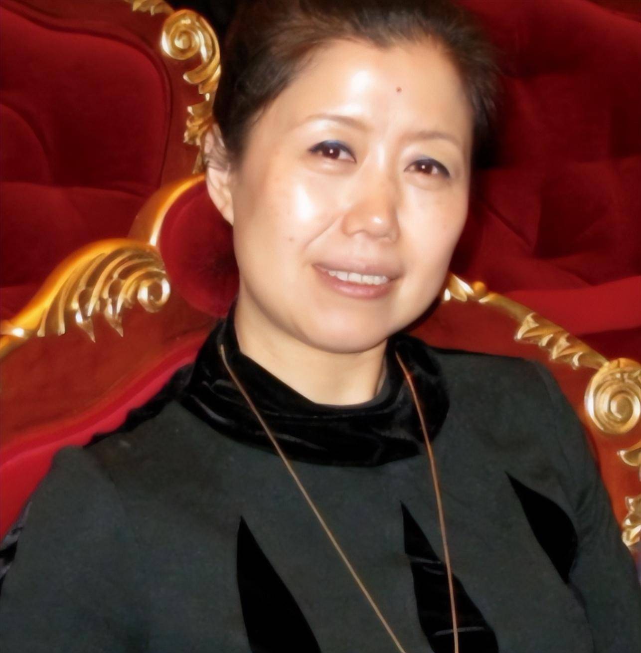 著名作曲家徐沛东:娶初恋女友为妻,撮合岳父与小姨再婚_崔静_结婚证