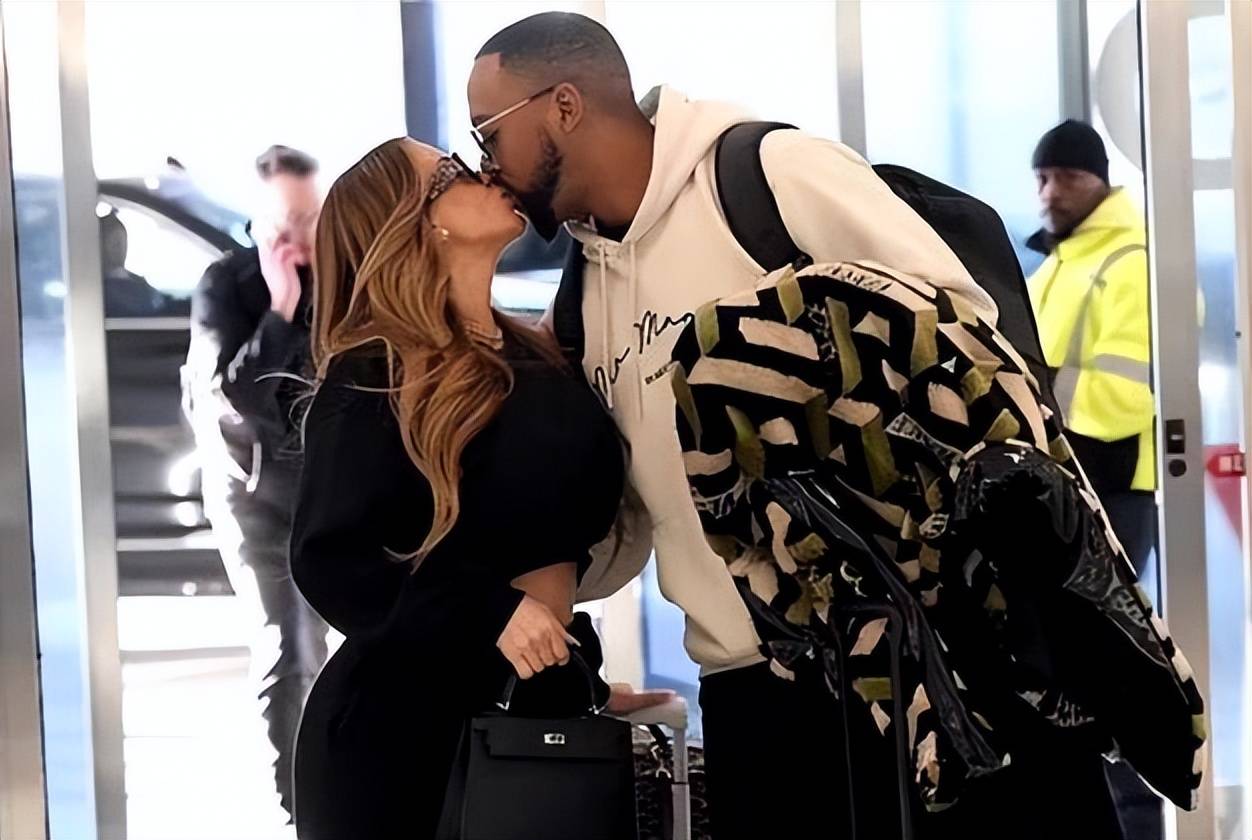 拉尔萨和马库斯现身海滩聚会,被喜剧演员调侃同时打败皮蓬和乔丹_关系