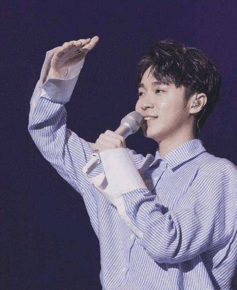 不仅如此,杨宗纬曾经还在某社交平台上内涵过吴青峰和刘宇宁,这样的