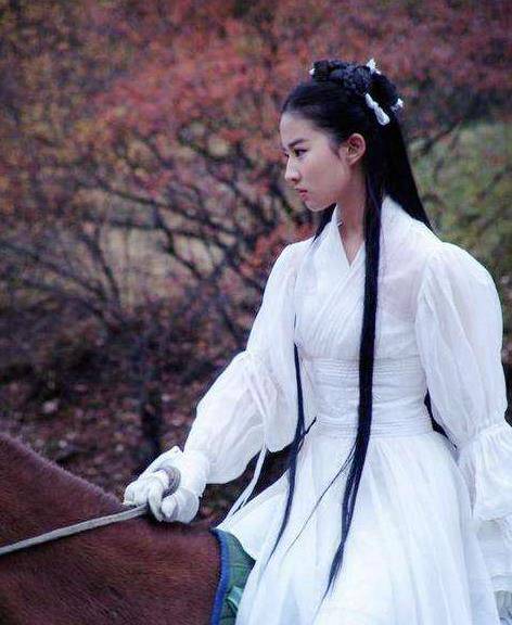 刘亦菲版小龙女"雨中骑马戏"为何被删?