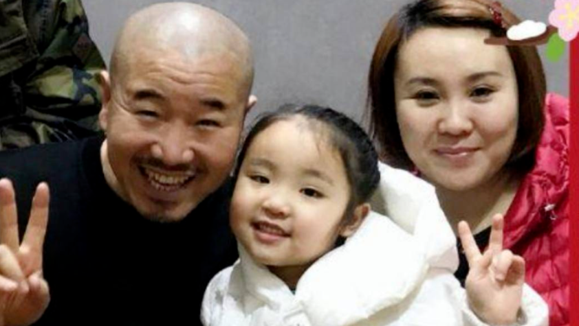 王小利眼里有泪:3个儿女我一样爱,一婚二婚都有痛_王亮_父亲_李琳为