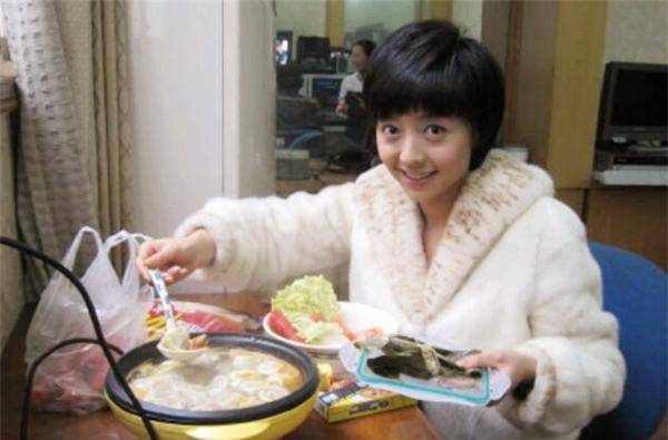 5年前,成就斐然的她却因一次"尿急",在高速路旁失去了生命_佟瑶_时候