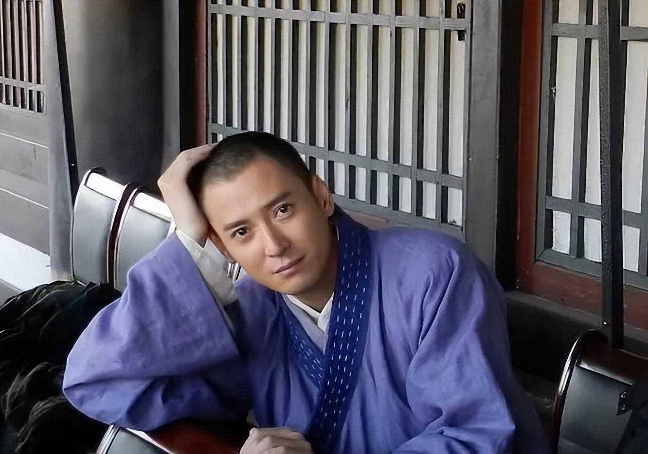 他是运气最好的"农民工":只因长相太帅,从工地搬砖到改行演戏_韩栋