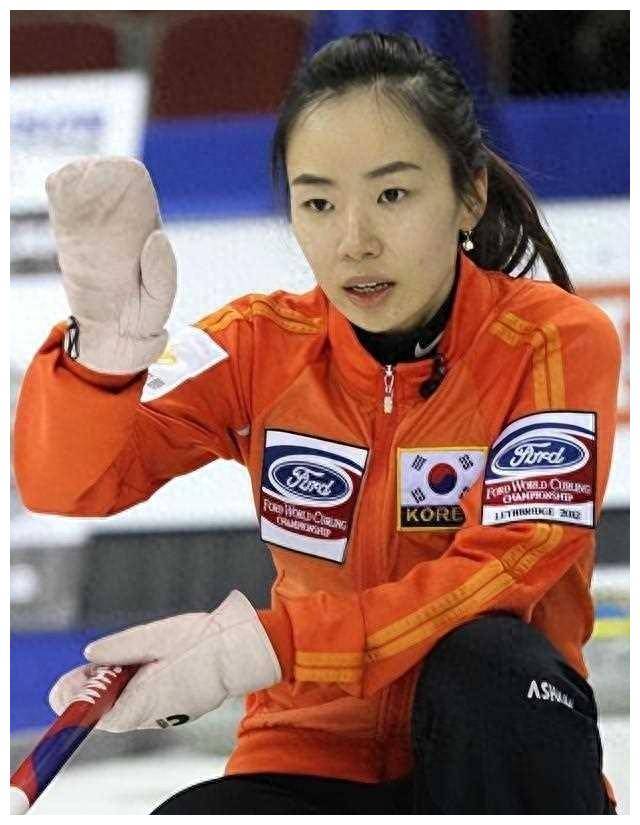 韩国白富美金智善与中国冠军徐晓明,在冰上邂逅,爱情如电影情节般扣人