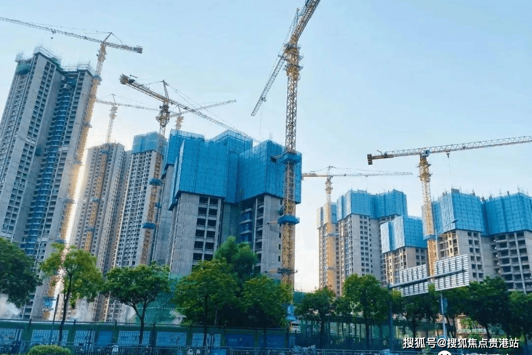 百合公园小镇位于布吉街道百鸽笼片区,在翔鸽路和罗岗路的中间,名副