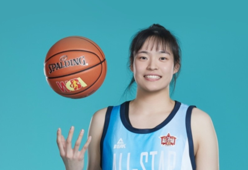 中国女篮又一2米新星崛起,12 8力压女奥尼尔,郑薇考察她_许晨_江苏