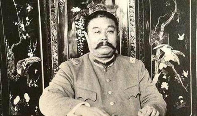 早年卖身青楼,后遇总统嫁豪门,中年她卷走家产,与伙