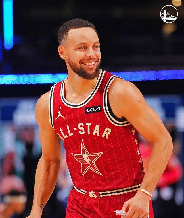 35岁库里自信满满:霸气坚称仍处巅峰 有望创造单赛季402记三分新纪录