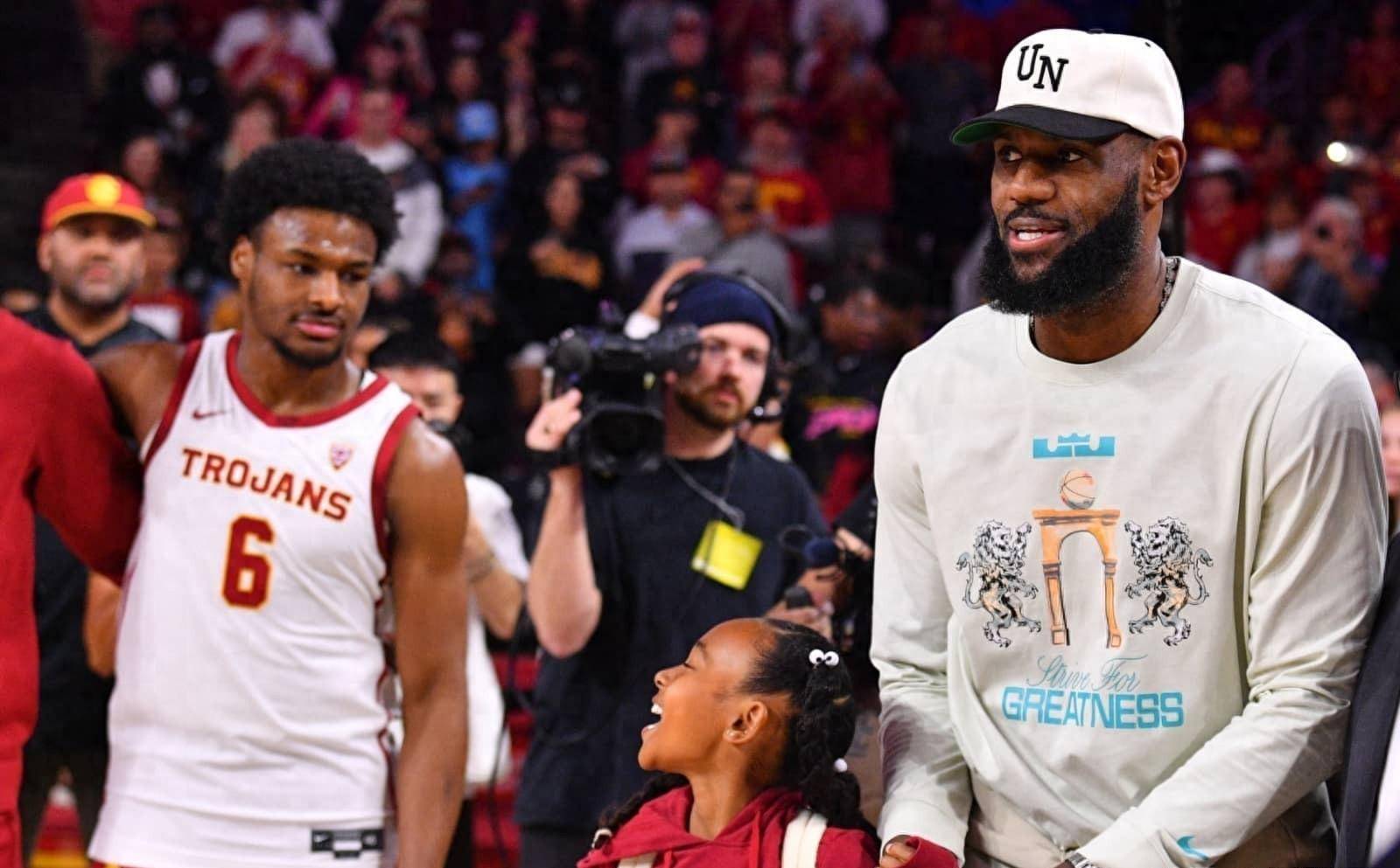 詹姆斯参加了在印第安纳波利斯举行的第73届全明星赛.