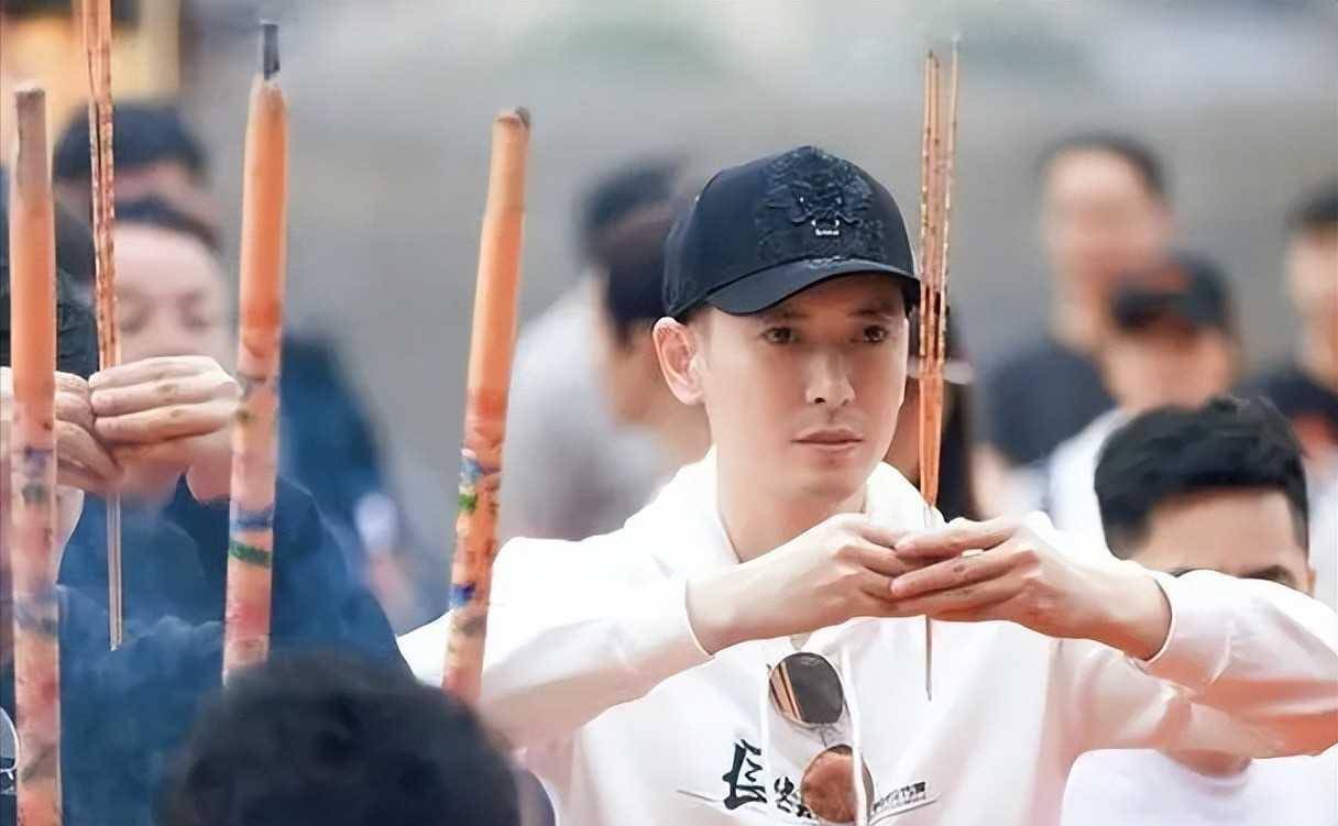 他是运气最好的"农民工":只因长相太帅,从工地搬砖到改行演戏_韩栋