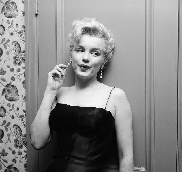 "性感女神"梦露死亡现场:遗体姿势怪异,血液毒剂成分