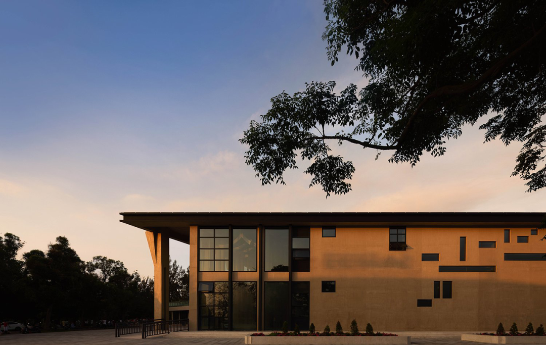 邮箱,网站,联系电话(包括区号)3. 具体地址4. 项目名称,竣工时间5.