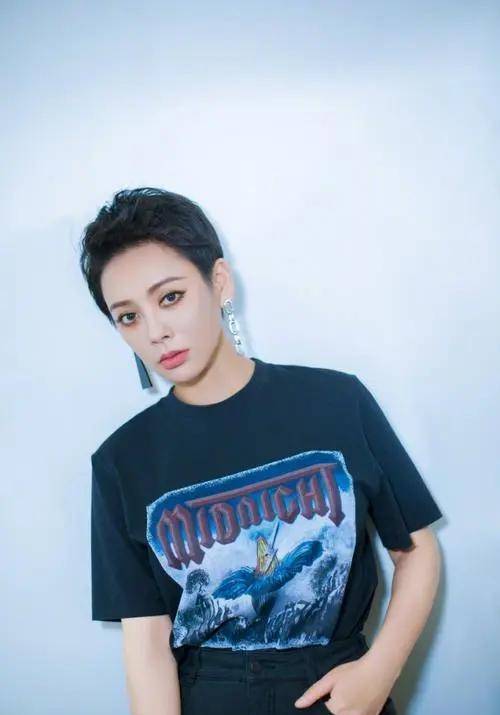 宁静:知三当三硬刚那英,与马景涛当街拥吻,后约会小16岁小鲜肉_乐嘉