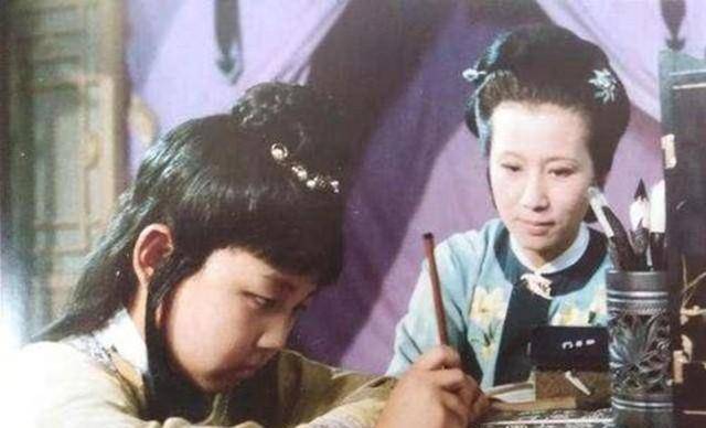 其实不是贾兰与薛宝钗的儿子,而是另一人_贾府_娄氏_红楼梦