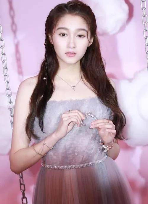 被摄像头拍到的尴尬画面,杨幂吃了个寂寞_活动_孙红雷_沈腾